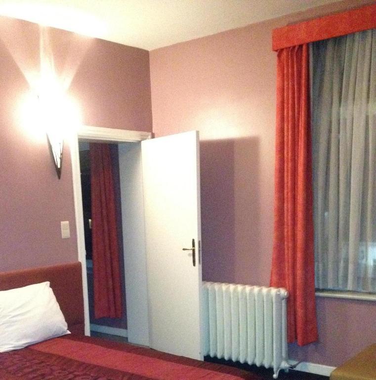 Hotel Stalingrad Brussels Room photo